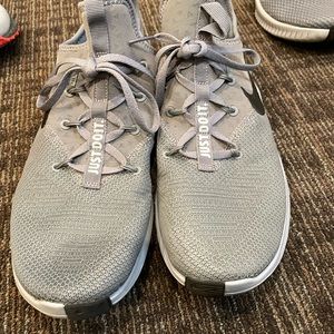 Grey Nike frees